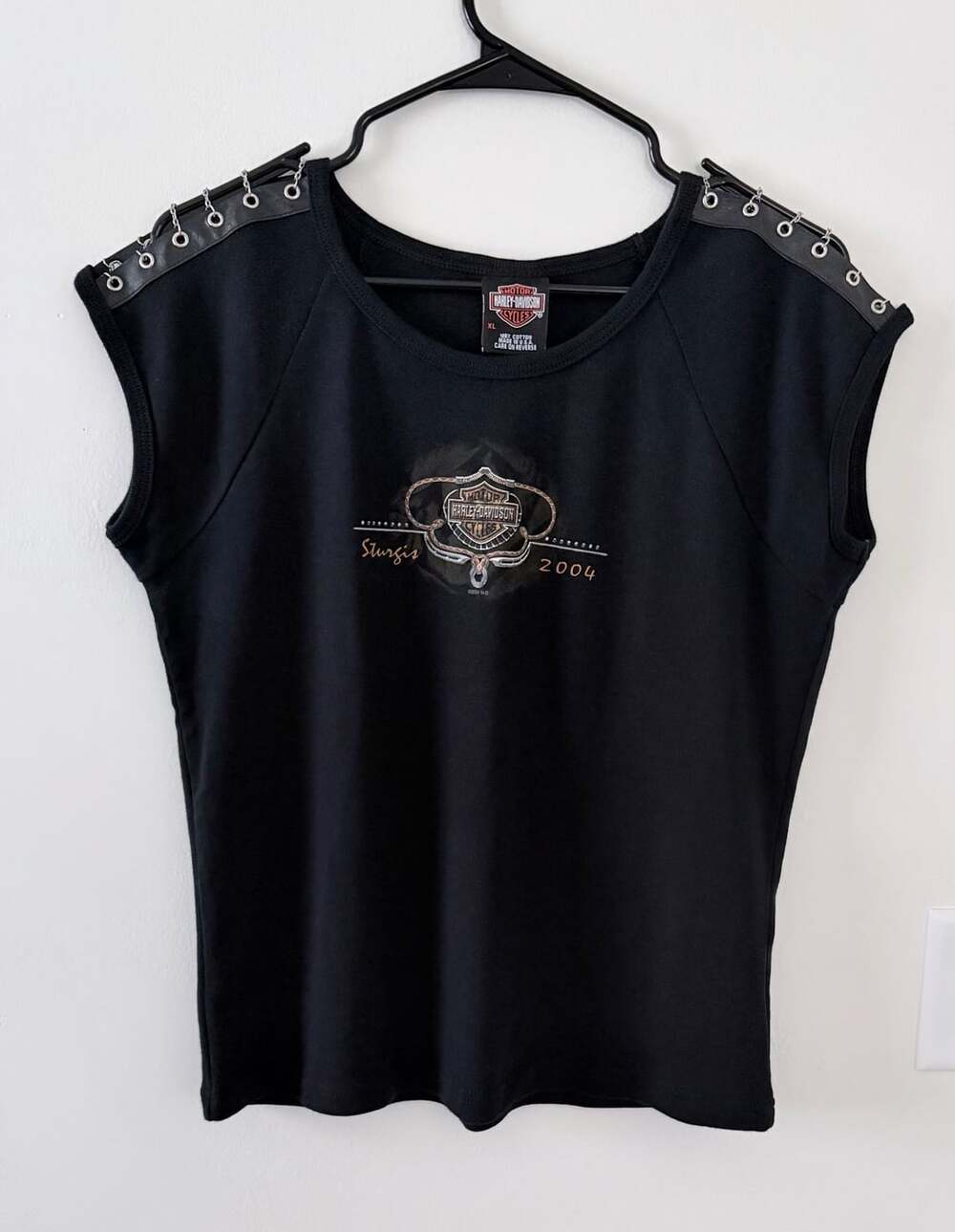 Harley-Davidson Sturgis 2004 T-Shirt Size XL Black Chain Accent Cap Sleeve